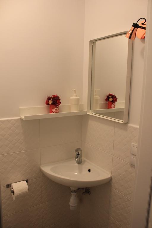 Kolorowa Guest Rooms Варшава Экстерьер фото