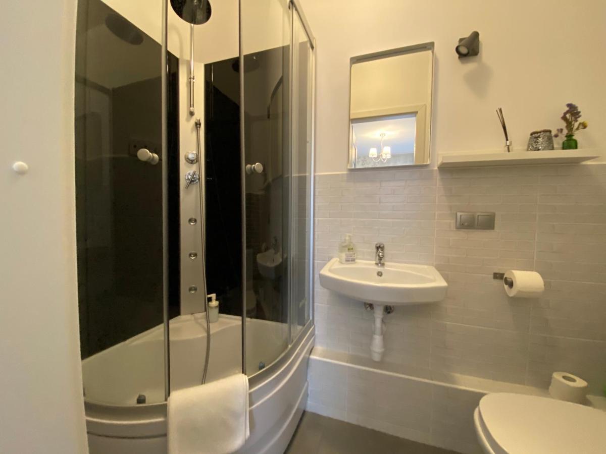 Kolorowa Guest Rooms Варшава Экстерьер фото
